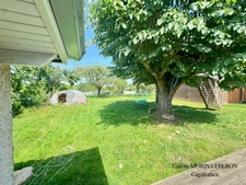 Maison de plain-pied, 4 chambres, double garage et jardin