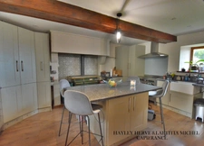 Propriété à vendre Proche Vire Calvados  (14) avec deux maisons d'habitation sur un terrain de 9 Hectares