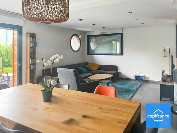 A L'HUISSERIE  - Maison familiale  7 pièces   169m2 