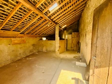 À VENDRE – Longère 110 m² habitables avec nombreuses dépendances et terrain de 900 m²