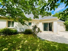 CORNE - LOIRE AUTHION Maison à vendre 5 pièces jardin et garage