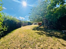 À VENDRE VIEUX BRIOLLAY - Maison familiale de plain-pied avec terrain de 800 m² 