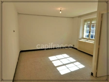 Character property complex with strong potential – 305 m² house + rental income