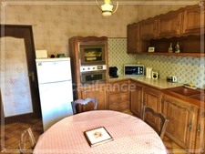 Character property complex with strong potential – 305 m² house + rental income