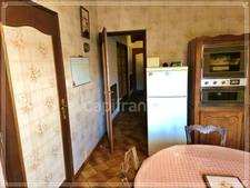 Character property complex with strong potential – 305 m² house + rental income