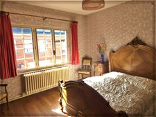 Character property complex with strong potential – 305 m² house + rental income
