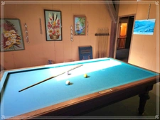 Character property complex with strong potential – 305 m² house + rental income