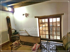 Character property complex with strong potential – 305 m² house + rental income
