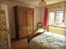 Character property complex with strong potential – 305 m² house + rental income