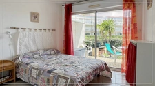 Dpt Hérault (34), à vendre FRONTIGNAN-PLAGE appartement T3 de 51 m²  - Plain pied- Front de mer