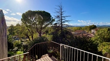 Campagnan – Maison de village de caractère avec jardins, cour et terrasse panoramique