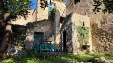 Campagnan – Maison de village de caractère avec jardins, cour et terrasse panoramique