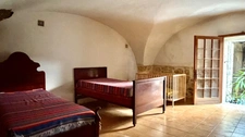 Campagnan – Maison de village de caractère avec jardins, cour et terrasse panoramique