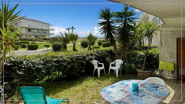 Dpt Hérault (34), à vendre FRONTIGNAN-PLAGE appartement T3 de 51 m²  - Plain pied- Front de mer