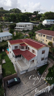 🏢 À VENDRE – ENSEMBLE IMMOBILIER DE 3 APPARTEMENTS INDÉPENDANTS AVEC PISCINE