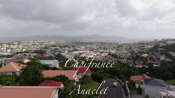 🏢 À VENDRE – ENSEMBLE IMMOBILIER DE 3 APPARTEMENTS INDÉPENDANTS AVEC PISCINE