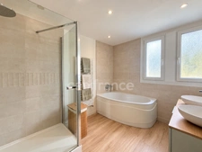 LE RELECQ-KERHUON MAISON EN CENTRE BOURG 3 CHAMBRES