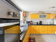 LE RELECQ-KERHUON – À DEUX PAS DE LA MER, UNE MAISON FAMILIALE AUX BEAUX VOLUMES 