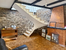 LE RELECQ-KERHUON MAISON A RENOVER