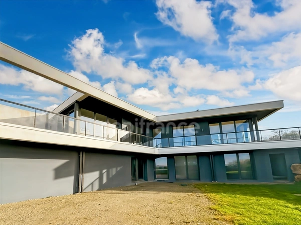 Villa moderne à Plougastel – Vue panoramique sur la rade de Brest – 