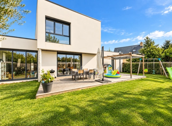 BREST SAINT MARC - Maison contemporaine de 171 m² construite en 2022 (sous garantie décennale).