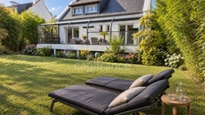  House with sea view, jacuzzi and magnificent garden in Moulin Blanc