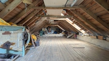Grands Gîtes avec Maison d'Habitation  - ROSNOEN (29)