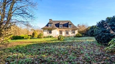 Maison 172 m² - 4 chambres - Bureau - Terrain  2200 m² - Bourg de PLOUDANIEL (29)