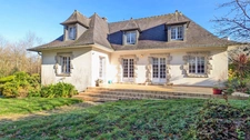 Maison 172 m² - 4 chambres - Bureau - Terrain  2200 m² - Bourg de PLOUDANIEL (29)