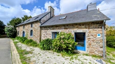 Grands Gîtes avec Maison d'Habitation  - ROSNOEN (29)