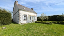 ROSNOEN (29) - Maison 80 m² à rénover - 2 chambres - Terrain 335 m²