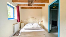 Grands Gîtes avec Maison d'Habitation  - ROSNOEN (29)