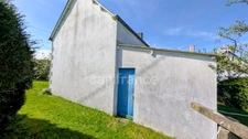 ROSNOEN (29) - Maison 80 m² à rénover - 2 chambres - Terrain 335 m²