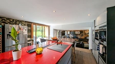Dpt Finistère (29), à vendre HANVEC propriété avec Maison principale de 150 m², piscine et deux grandes dépendances 
