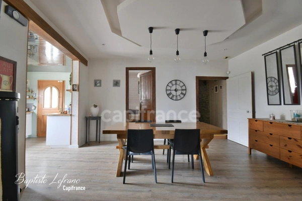 Longère d'exception 8 pièces – 203 m² habitables avec jardin et piscine proche Angers
