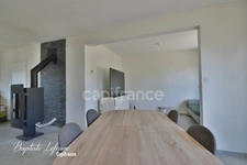 Maison de plain-pied avec jardin à BÉCON-LES-GRANITS - 77 m² habitables - 4 pièces