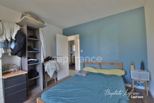 Maison de plain-pied avec jardin à BÉCON-LES-GRANITS - 77 m² habitables - 4 pièces