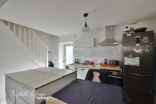 Maison de bourg à Jarzé – Un intérieur chaleureux avec jardin et terrasse !