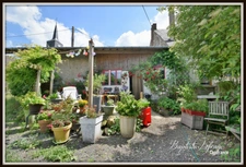 Découvrez le charme authentique du XVIIIe Siècle : Maison de caractère à rénover au cœur de LA PELLERINE !