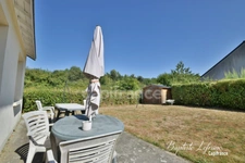 Maison de plain-pied avec jardin à BÉCON-LES-GRANITS - 77 m² habitables - 4 pièces