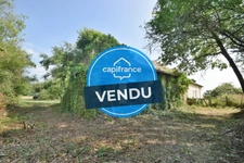 Durtal - Maison en pierre à rénover sur plus de 7000 m² de terrain