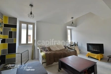 Maison de bourg à Jarzé – Un intérieur chaleureux avec jardin et terrasse !