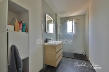 Maison de plain-pied avec jardin à BÉCON-LES-GRANITS - 77 m² habitables - 4 pièces