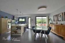 Maison familiale 5 chambres - 141 m² - 678 m² terrain