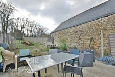 Maison de bourg à Jarzé – Un intérieur chaleureux avec jardin et terrasse !