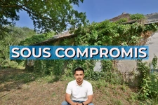Durtal - Maison en pierre à rénover sur plus de 7000 m² de terrain