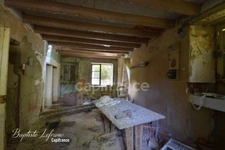 Durtal - Maison en pierre à rénover sur plus de 7000 m² de terrain