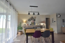 Maison familiale de plain-pied - 6 pièces - 106 m² à JARZÉ