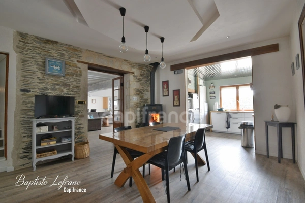 Longère d'exception 8 pièces – 203 m² habitables avec jardin et piscine proche Angers