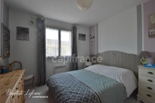 Maison familiale de plain-pied - 6 pièces - 106 m² à JARZÉ